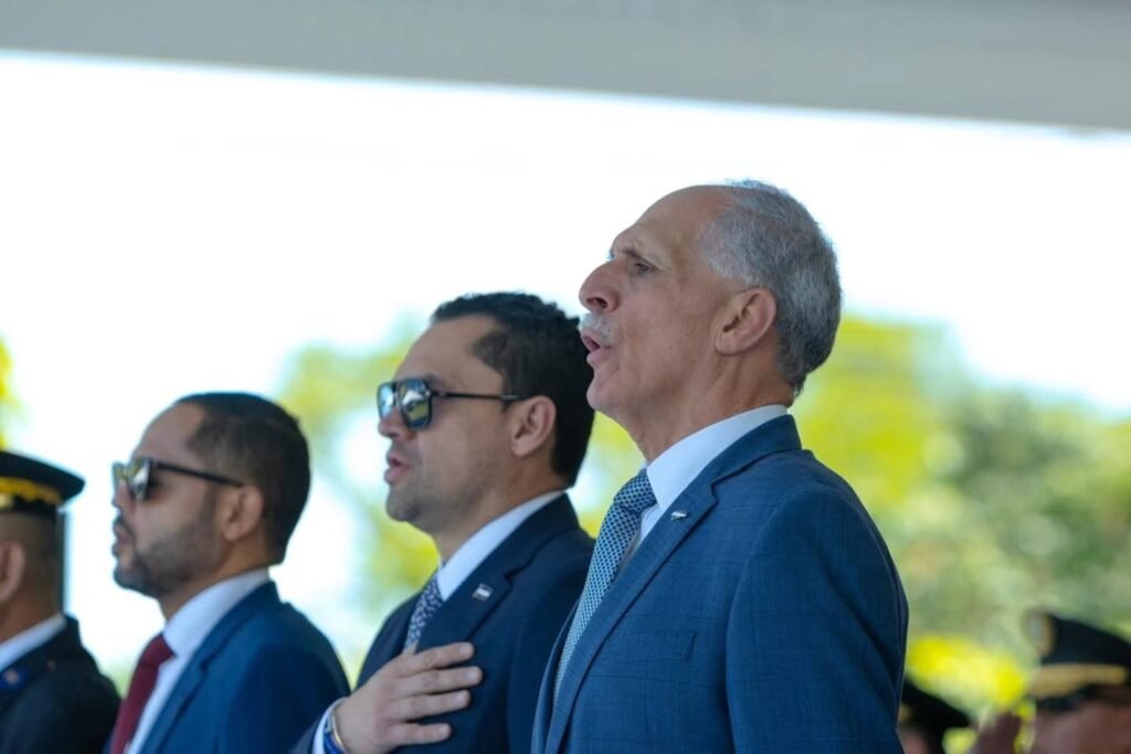 Presidente Nasry Asfura preside histórica ceremonia de ascensos y condecoraciones de la Policía Nacional ascensos