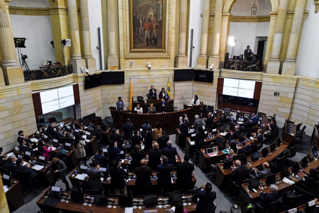 Crisis política en Colombia: propuesta de suspensión contra Gustavo Petro desata intenso debate constitucional petro 2